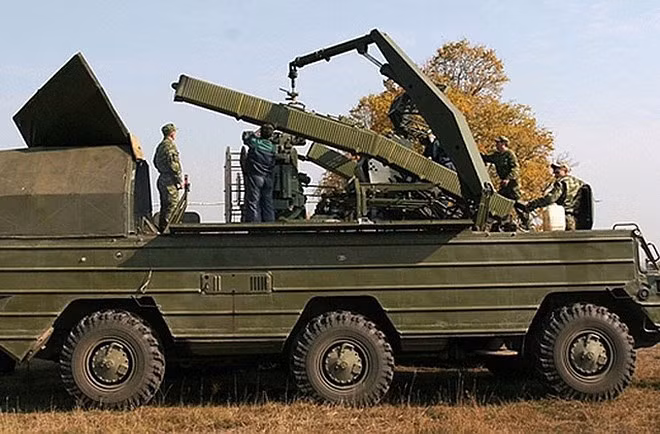 Giới phân tích cho rằng có thể chiếc AH-64 Apache của Saudi Arabia đã không kích hệ thống phòng không này, nhưng vì đánh trượt nên chúng đã bị hệ thống này phản đòn. Giới phân tích cho rằng có thể chiếc AH-64 Apache của Saudi Arabia đã không kích hệ thống phòng không này, nhưng vì đánh trượt nên chúng đã bị hệ thống này phản đòn.