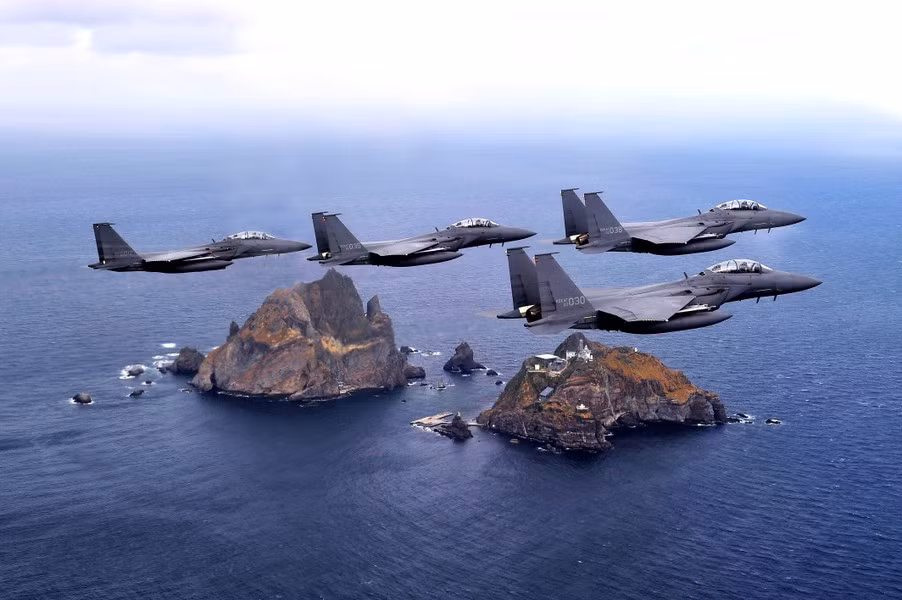 Phi đội chiến đấu cơ F-15K của Hàn Quốc Phi đội chiến đấu cơ F-15K của Hàn Quốc