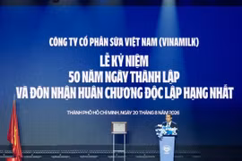 Vinamilk đón nhận Huân chương Độc lập hạng Nhất tại dấu mốc 50 năm