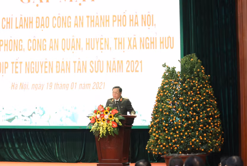 Thiếu tướng Nguyễn Hải Trung - Ủy viên Ban Thường vụ Thành ủy, Bí thư Đảng ủy, Giám đốc CATP thông tin về hoạt động của CATP tới các cán bộ hưu trí Thiếu tướng Nguyễn Hải Trung - Ủy viên Ban Thường vụ Thành ủy, Bí thư Đảng ủy, Giám đốc CATP thông tin về hoạt động của CATP tới các cán bộ hưu trí