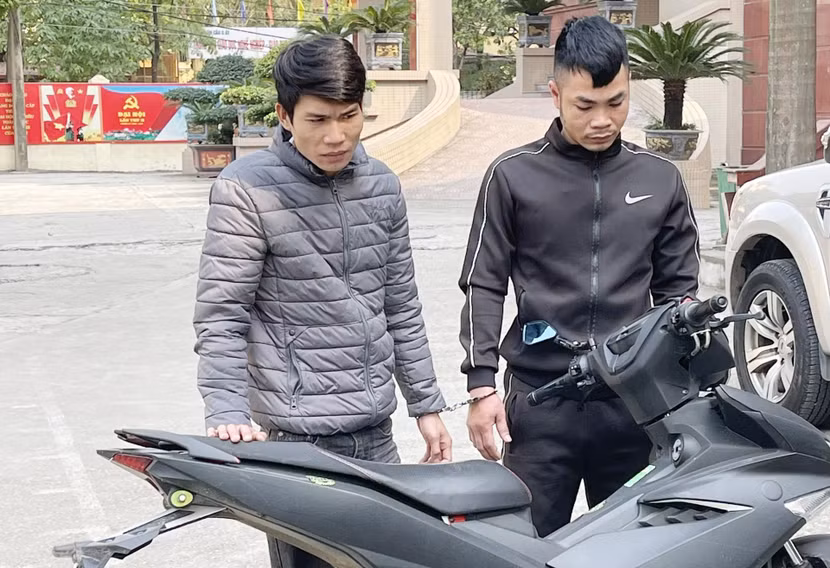Nguyễn Xuân Công và Lưu Ngọc Lộc cùng chiếc xe là phương tiện gây án