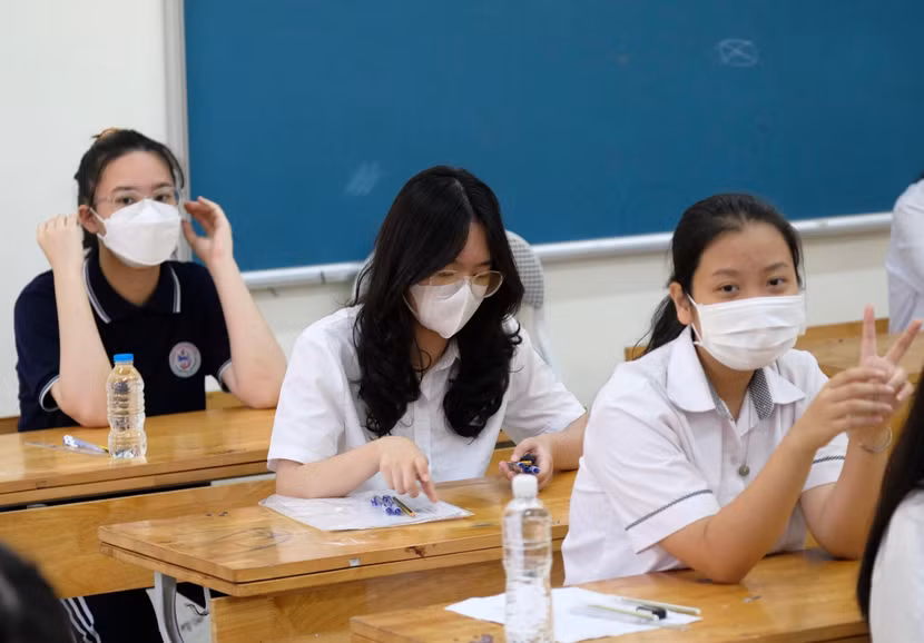 Bốn điểm mới trong đổi mới phương pháp giảng dạy môn ngữ văn phổ thông Bốn điểm mới trong đổi mới phương pháp giảng dạy môn ngữ văn phổ thông