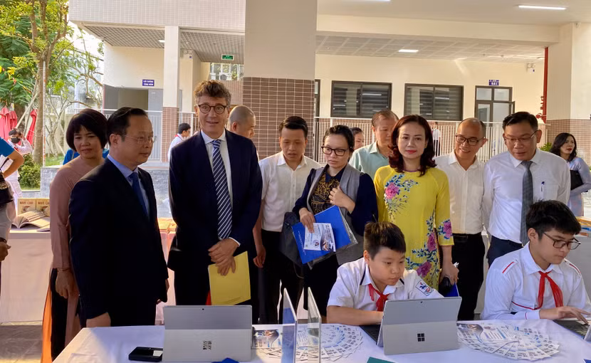 Lãnh đạo Sở GD-ĐT Hà Nội kêu gọi chung tay xây dựng một nền văn hóa đọc mạnh mẽ hơn, thúc đẩy phong trào học tập suốt đời. Lãnh đạo Sở GD-ĐT Hà Nội kêu gọi chung tay xây dựng một nền văn hóa đọc mạnh mẽ hơn, thúc đẩy phong trào học tập suốt đời.
