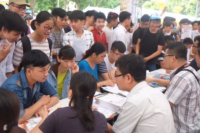 Hàng trăm nghìn thí sinh năm nay đang chờ điểm chuẩn xét tuyển ĐH bằng kết quả thi tốt nghiệp THPT 2020