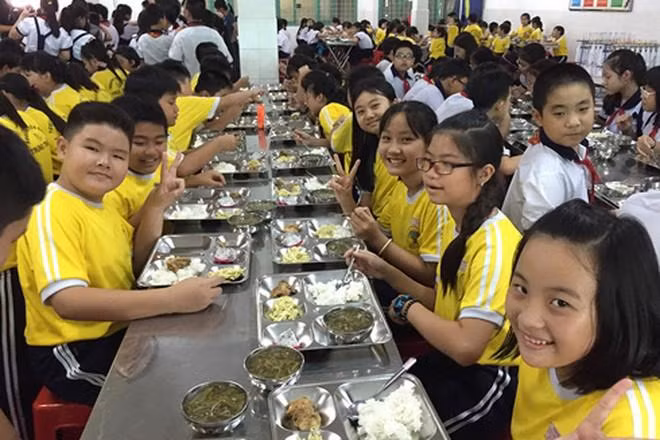 Phụ huynh học sinh mong sớm khôi phục hoạt động bán trú trong trường học Phụ huynh học sinh mong sớm khôi phục hoạt động bán trú trong trường học