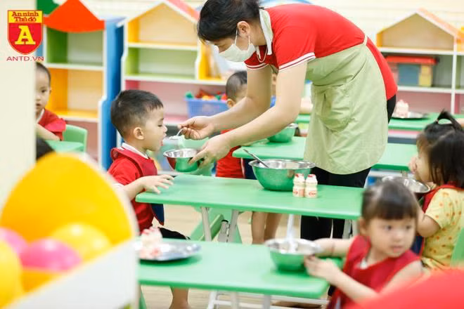 Hà Nội dự kiến tăng học phí ở các bậc học từ mầm non tới phổ thông công lập từ năm học 2022-2023 Hà Nội dự kiến tăng học phí ở các bậc học từ mầm non tới phổ thông công lập từ năm học 2022-2023