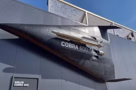 UAV tàng hình Cobra 600 mang tên lửa IRIS-T sẽ bắn hạ được cả Su-34?