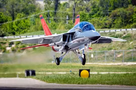Huấn luyện cơ T-7A Red Hawk của Mỹ không thể… bay trong mưa