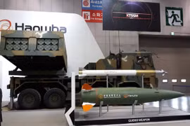 Pháo phản lực K239 Chunmoo Hàn Quốc đánh bại HIMARS Mỹ trong cuộc đối đầu trực diện