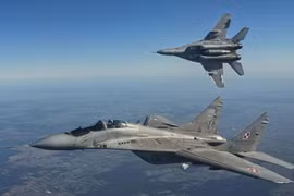 Tiết lộ vụ việc tiêm kích F-16 Ba Lan suýt bắn hạ một chiếc MiG-29 của Ukraine