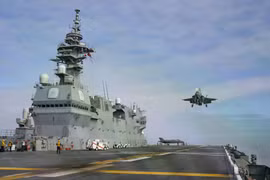 Sức mạnh Hải quân Nhật Bản tăng vọt khi có thêm tàu sân bay mang tiêm kích F-35B