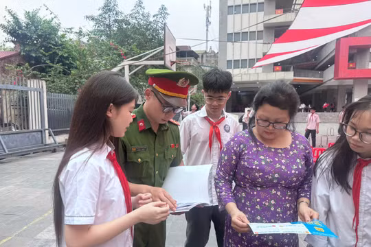 Sau vụ nam sinh tấn công bạn học: Sở GD-ĐT TP.HCM yêu cầu siết chặt an ninh trường học 