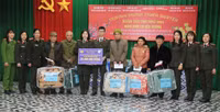 Những hình ảnh đẹp, ấm tình người nơi cực Bắc Tổ quốc