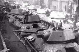 Liên Xô đã sản xuất T-34 giữa lúc quân Đức tiến sát nhà máy như thế nào?