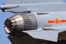 Vì sao động cơ từng là bài toán khó với J-10?