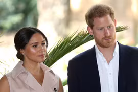 Vợ chồng Hoàng tử Harry trở về Anh định cư