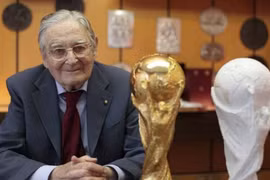 Người tạo nên chiếc cúp World Cup nổi tiếng suốt hơn nửa thế kỷ