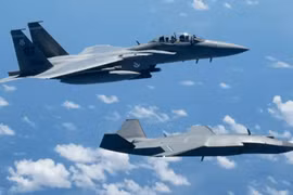 ‘Đại bàng’ F-15EX đầu tiên của Mỹ lên đường tới Nhật Bản