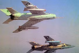 MiG-19 và F-100: Cuộc đua tiêm kích siêu thanh đầu tiên