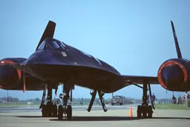Vì sao trinh sát cơ SR-71 bị rò nhiên liệu khi còn nằm trên mặt đất?