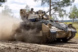 Mỹ săn tìm phụ tùng hiếm cho thiết giáp Bradley của Ukraine