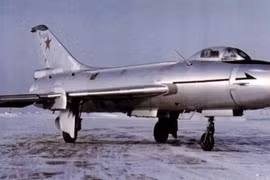 Tiêm kích Su-7 và cặp cánh xuôi mang tính cách mạng
