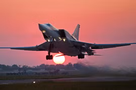 Oanh tạc cơ Tu-22M: Vì sao Tupolev chuyển sang cánh cụp biến đổi?