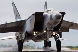 Chiến đấu cơ MiG-25 Liên Xô đã làm thay đổi thiết kế F-15 Mỹ như thế nào?