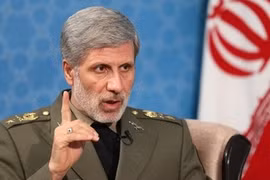 Iran treo thưởng ‘gấp đôi’ cho phụ nữ hạ hoặc bắt lính Mỹ
