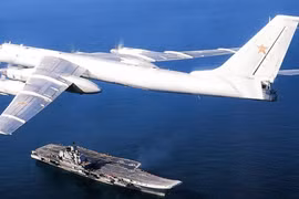 Trinh sát cơ Tu-142: Vì sao nó phải có tầm bay cực lớn?