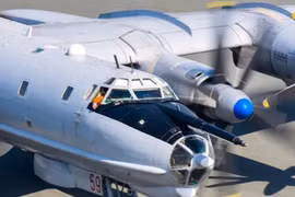 Tu-142: Vì sao Liên Xô biến Tu-95 thành máy bay săn tàu ngầm?