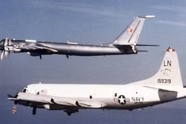 Tu-142 và P-3 Orion: Mỹ và Liên Xô săn tàu ngầm khác nhau thế nào?