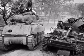 Sherman gặp Tiger và Panther: Xe tăng Mỹ có thực sự yếu hơn của Đức?