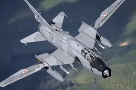 Su-17: Vì sao Sukhoi biến cánh xuôi thành cánh cụp biến đổi?