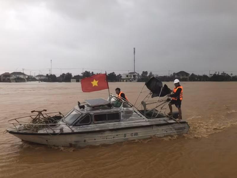 Lũ trên sông Thạch Hãn tại trạm Đông Hà, Quảng Trị vào 8h sáng nay, 17/10 đã lên vượt BĐ3 là 0,44m