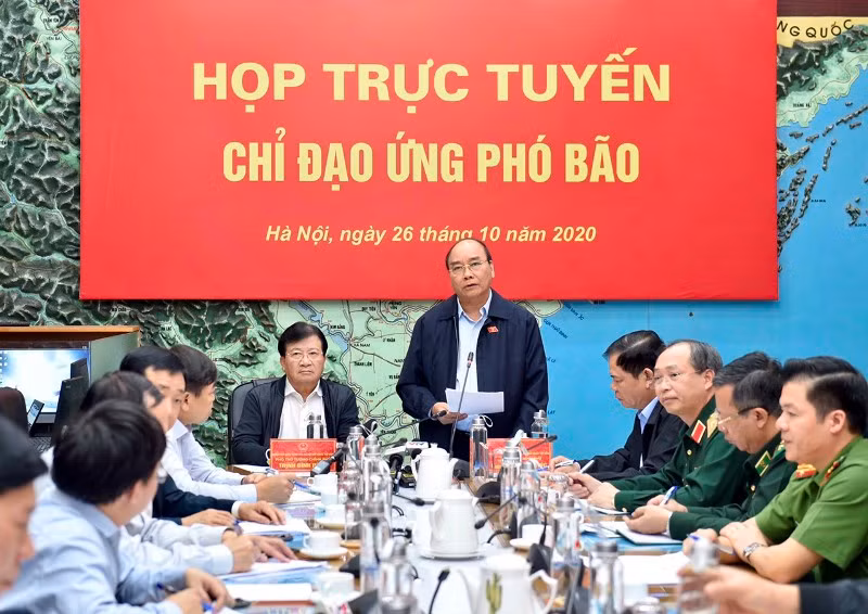 Thủ tướng yêu cầu địa phương tạm dừng các cuộc họp không cần thiết để ứng phó bão số 9