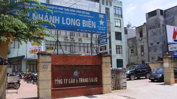 Giấy tờ khống, rút tiền thật ảnh 1