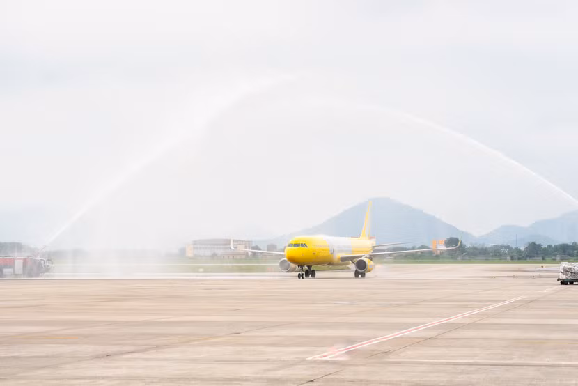 Chiếc tàu bay đầu tiên của Vietravel Airlines về đến Nội Bài, trước đó, tàu bay này thuộc quyền khai thác của Spirit Airlines Chiếc tàu bay đầu tiên của Vietravel Airlines về đến Nội Bài, trước đó, tàu bay này thuộc quyền khai thác của Spirit Airlines