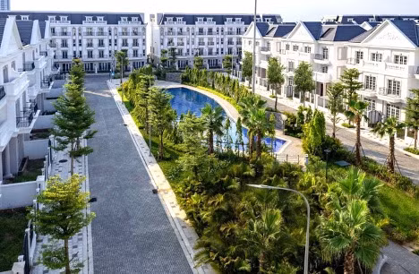 Bể bơi tại khu đô thị Eurowindow Twin Parks.