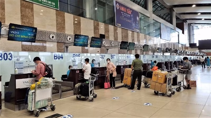 Nhiều địa phương đã bỏ quy định cách ly tập trung đối với khách đi máy bay Nhiều địa phương đã bỏ quy định cách ly tập trung đối với khách đi máy bay