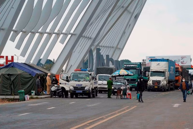 Từ 12h trưa nay, 25/10, người dân đến Quảng Ninh từ vùng dịch đều phải cách ly tập trung