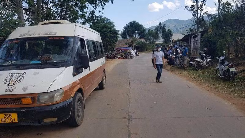 Chiếc xe đưa đón học sinh bị bung cửa ở Sơn La làm 1 em tử vong vẫn còn hạn đăng kiểm