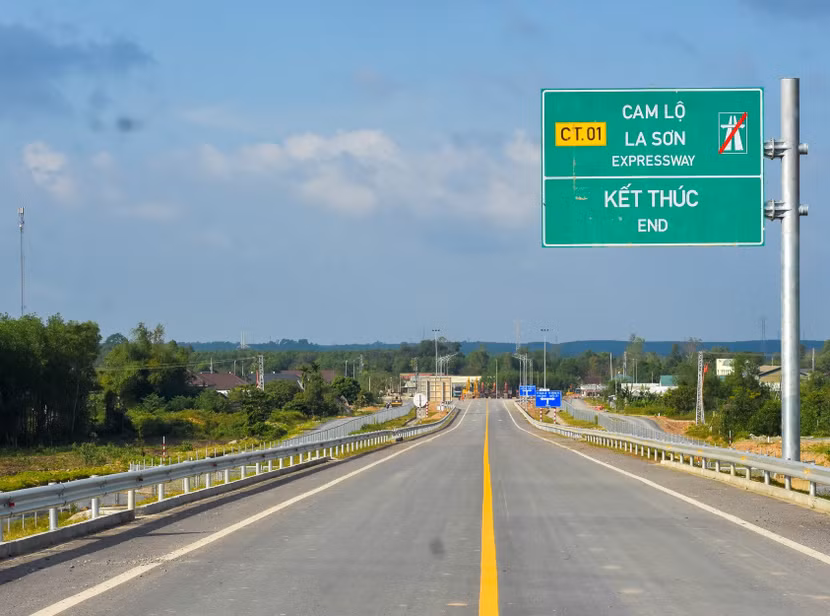 Bộ Tài chính đề nghị Bộ Xây dựng và tỉnh Quảng Trị tính toán lại tổng mức đầu tư dự án cao tốc Cam Lộ- Lao Bảo Bộ Tài chính đề nghị Bộ Xây dựng và tỉnh Quảng Trị tính toán lại tổng mức đầu tư dự án cao tốc Cam Lộ- Lao Bảo