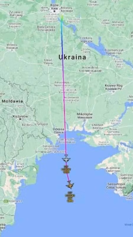 Hai máy bay C-17A của Qatar được nhìn thấy rời khỏi lãnh thổ Ukraine, ngày 16-3-2021 Hai máy bay C-17A của Qatar được nhìn thấy rời khỏi lãnh thổ Ukraine, ngày 16-3-2021