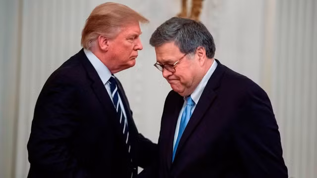 Tổng thống Mỹ Donald Trump và Bộ trưởng Tư pháp William Barr