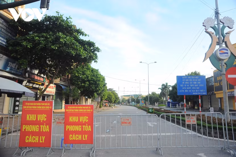 Khu vực phong tỏa cách ly tại phố Ngô Quyền, phường Phạm Ngũ Lão, thành phố Hải Dương. Ảnh: VOV
