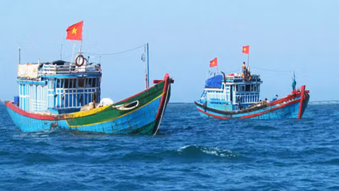 Tàu cá ngư dân Việt Nam vươn khơi bám biển. Ảnh minh họa