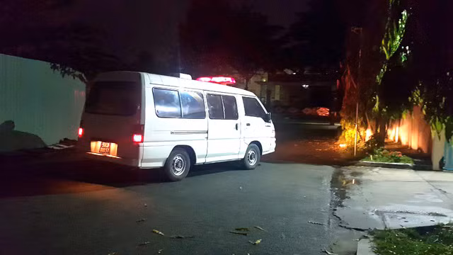 Xe của lực lượng chức năng có mặt tại khu vực hiện trường xảy ra vụ án. Ảnh: Dân Trí