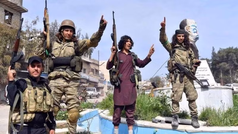 Phiến binh Syria được Thổ Nhĩ Kỳ hậu thuẫn Phiến binh Syria được Thổ Nhĩ Kỳ hậu thuẫn
