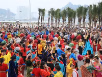 [ẢNH] Vũ điệu đường phố nóng bỏng khuấy động Carnaval Hạ Long 2019